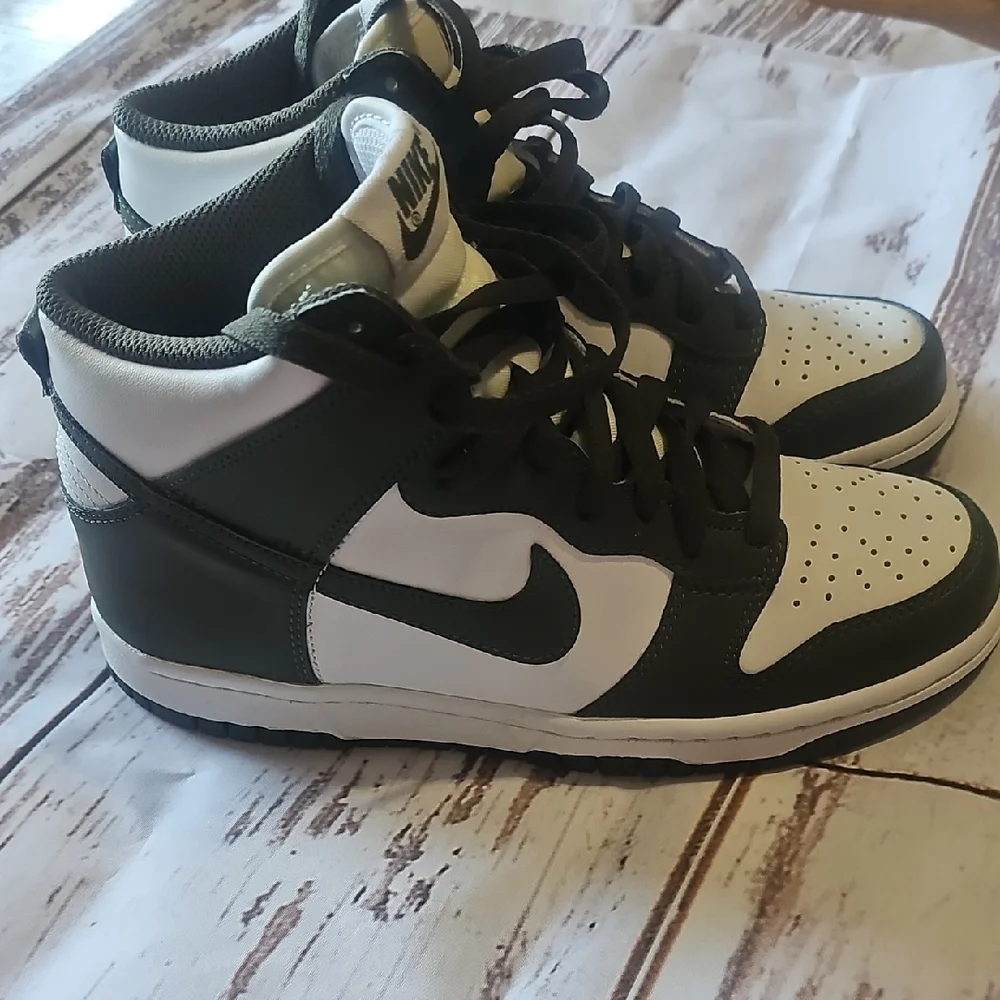Nike Olive and White High-Top Sneakers - Picture 2 of 9